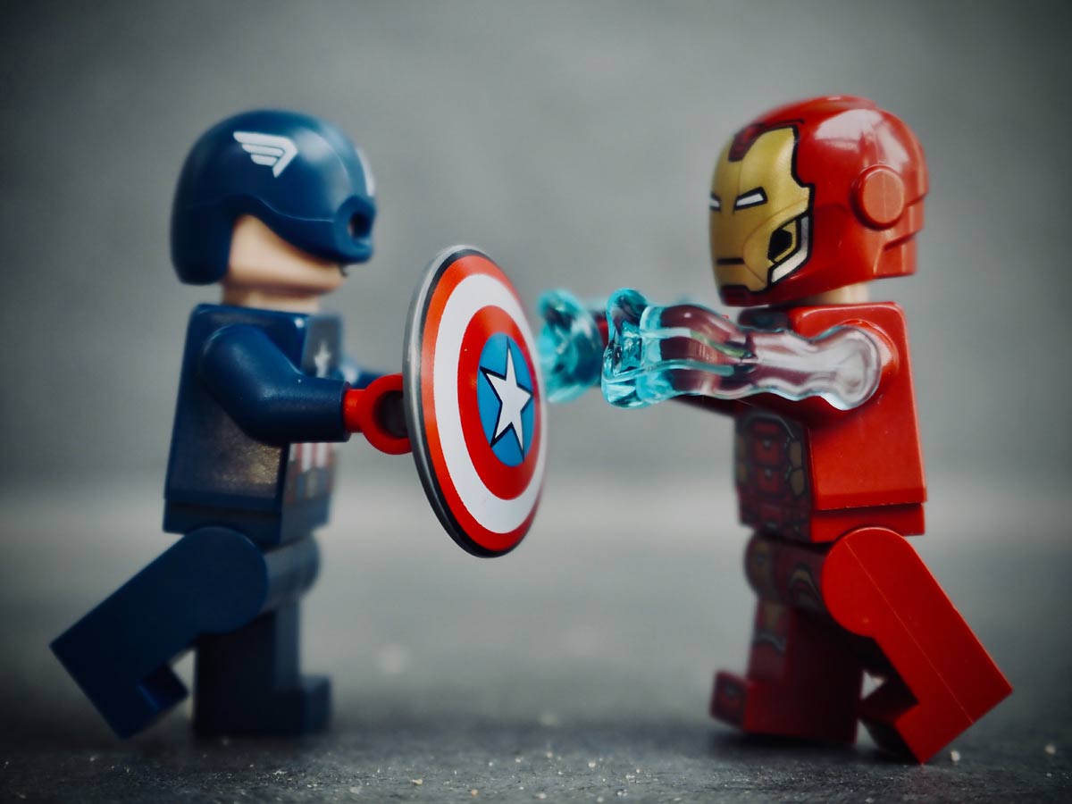 fiesta temática de marvel para adultos